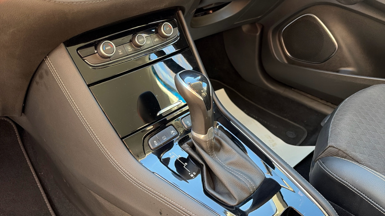 Vauxhall Grandland X 1.2 Turbo SRi Nav 5dr Auto Petrol Hatchback